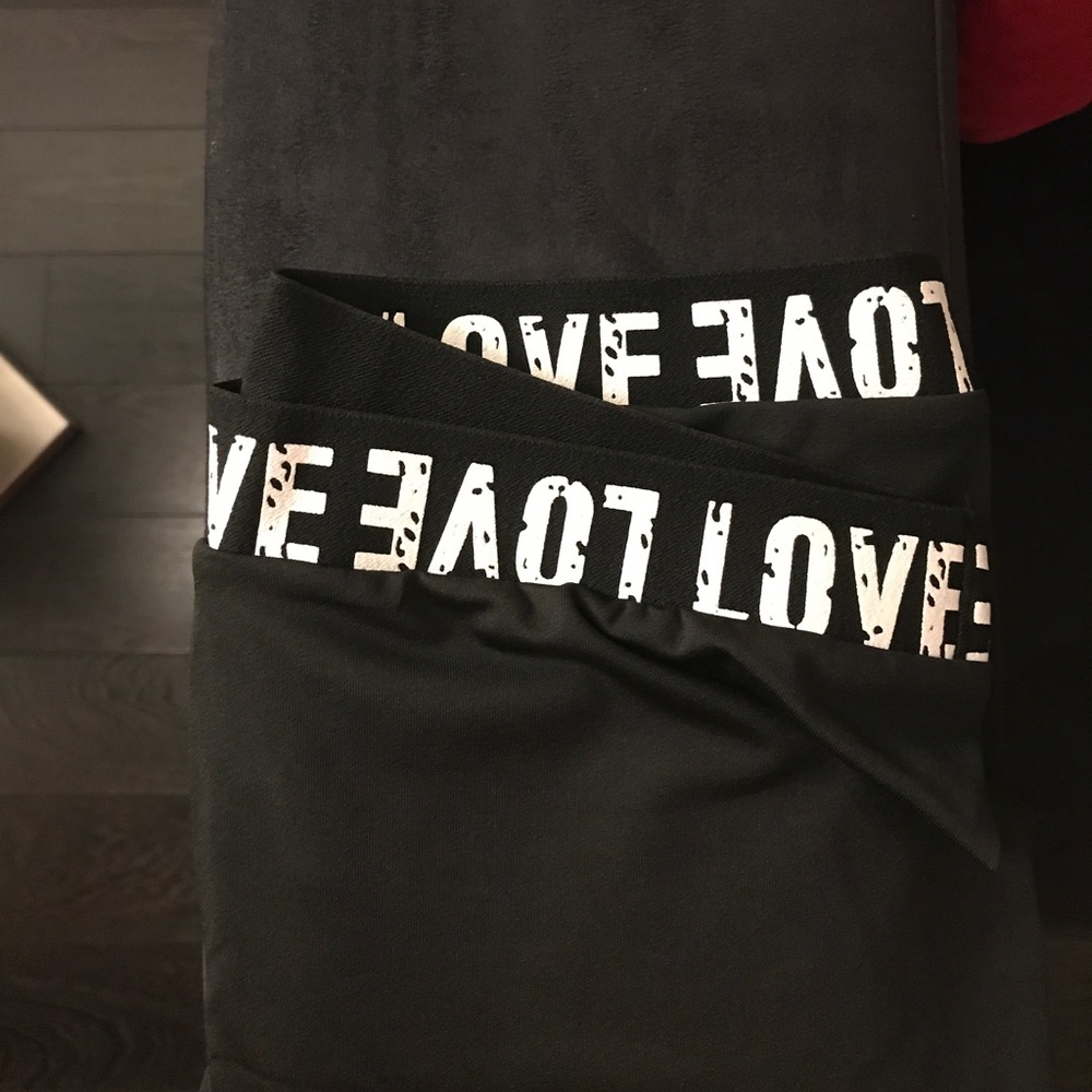 LOVE Leggings ONE LEFT (fits a M/L) - Picture 7 of 7